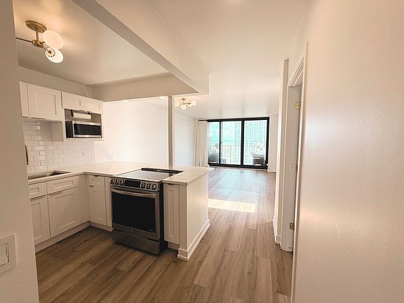 Kitchen / Living Room