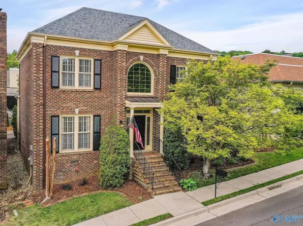 22 Northampton Dr SE, Huntsville, AL 35801
