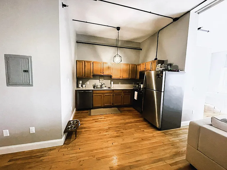 10 Franklin Plz #1 — Photo 8
