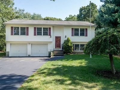 79 Brookside Dr, Fairfield, CT, 06824
