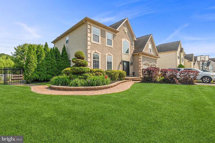 1st image of 118 Summerbrooke Ct