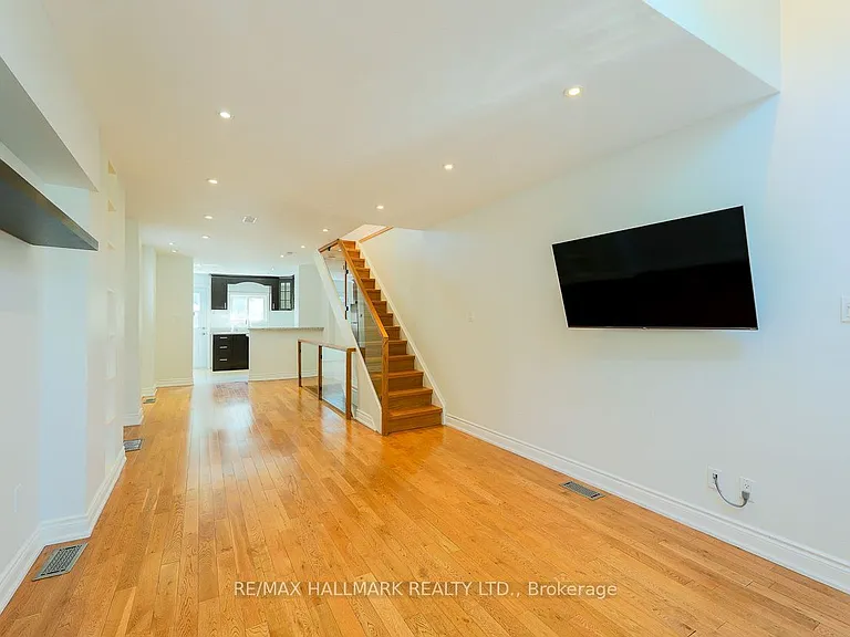527 Craven Rd — Photo 8