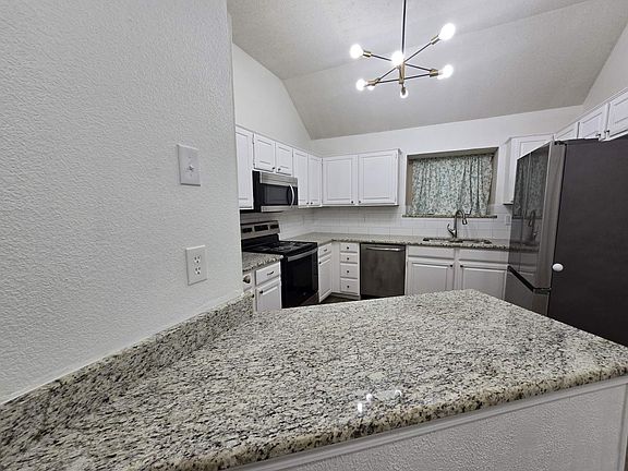 4th image of 9960 Dixon Ct
