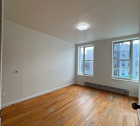 5th image of 1993 3rd Ave APT 3