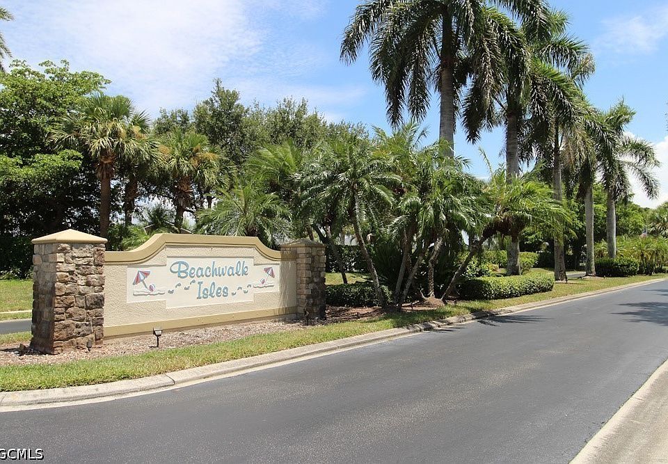 1st image of 15733 Beachcomber Ave
