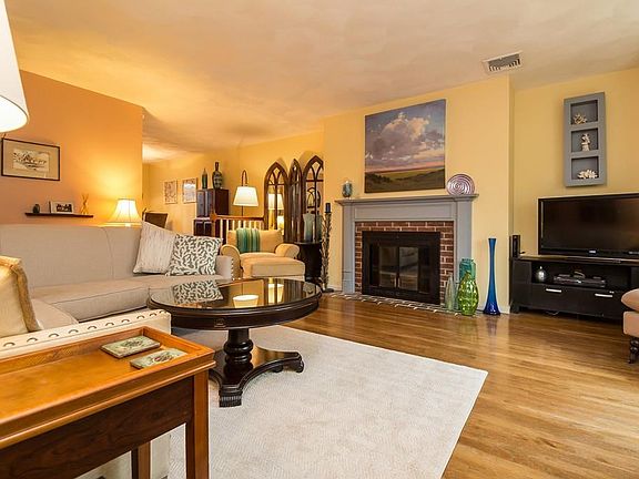 3rd image of 521 West St APT 15