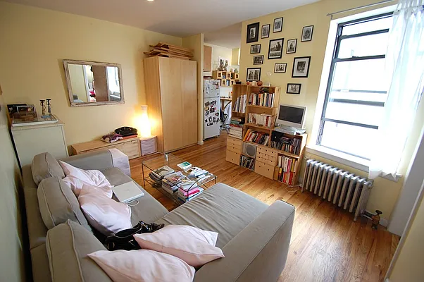 Rented by Bold New York | media 8