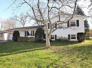 46 Evergreen Dr, Rochester, NY 14624