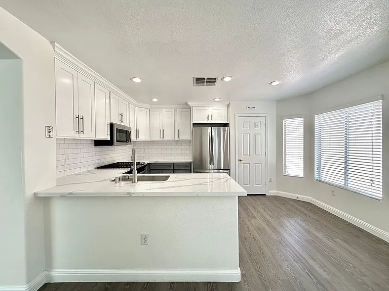 11028 Meadow Leaf Ave — Photo 5