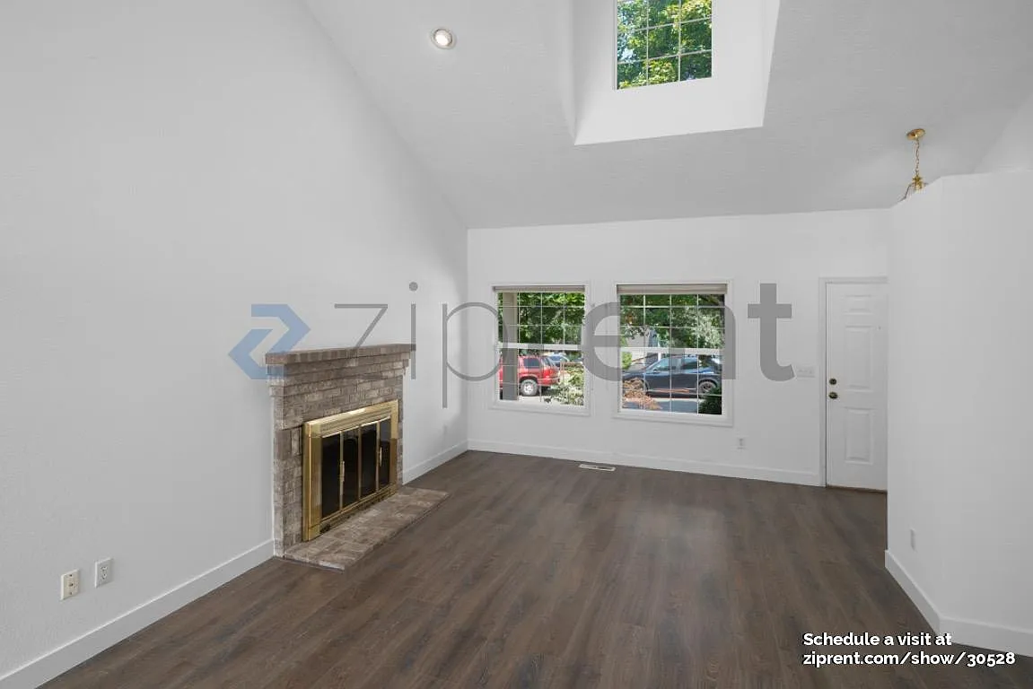 3 bed, 2.5 bath, 1707 sqft, $3,100 — Photo 3