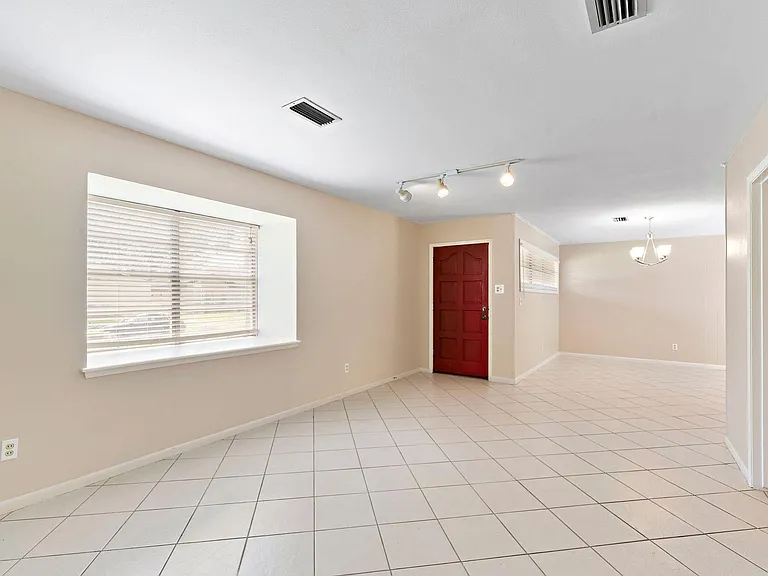 5522 Ariel St — Photo 5