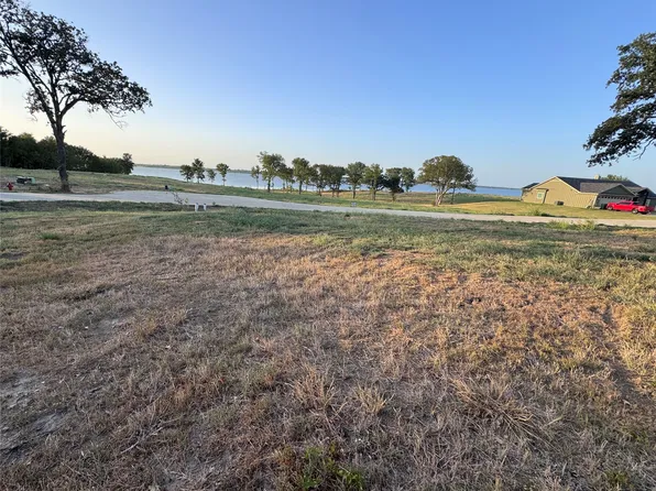 308 Caro Dr, Quinlan, TX 75474
