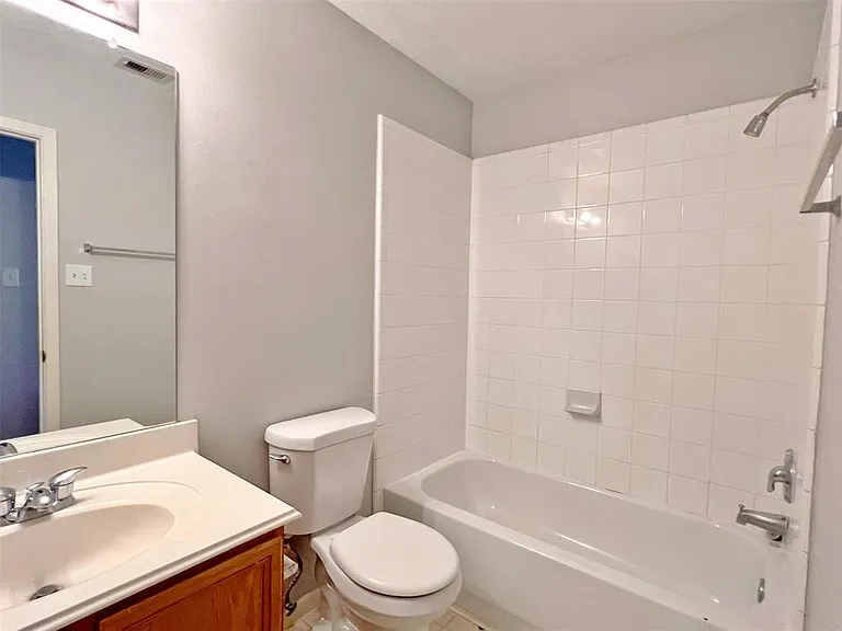 5923 Shining Leaf Ct — Photo 12