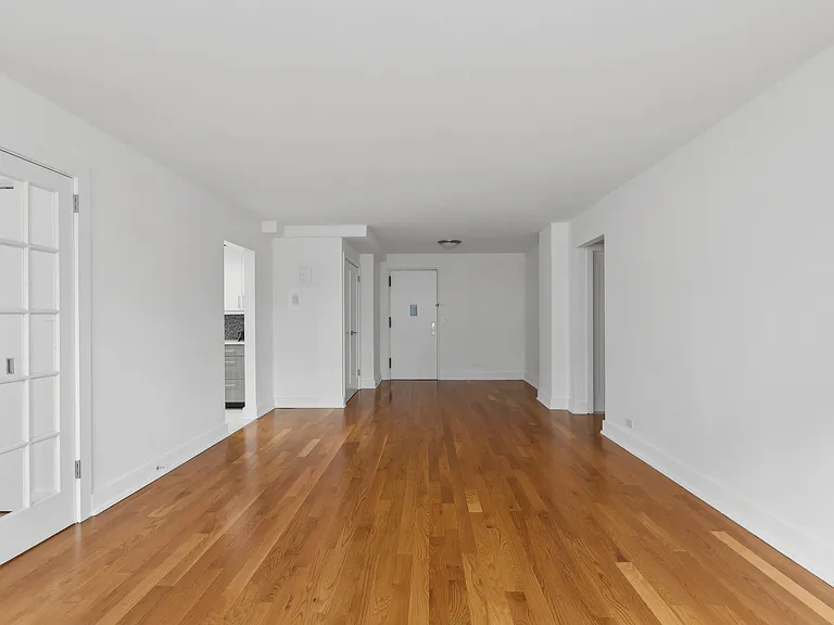 330 W 58th St #16K — Photo 4
