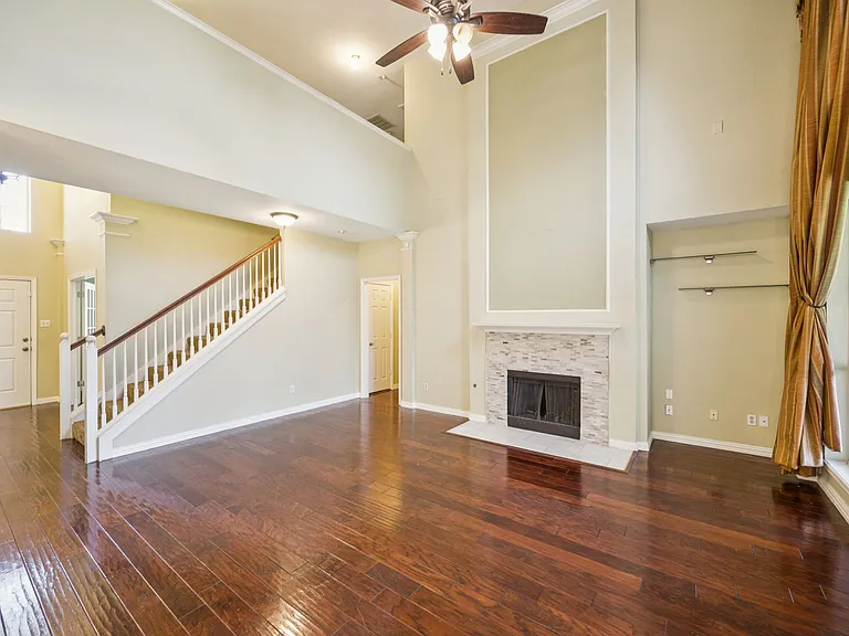 3201 Kent Dr — Photo 4