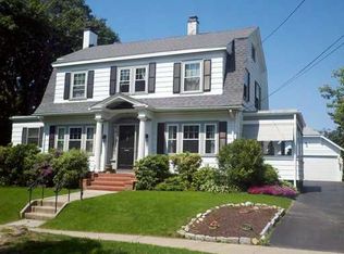 89 Ravenswood Ave, Providence, RI 02908