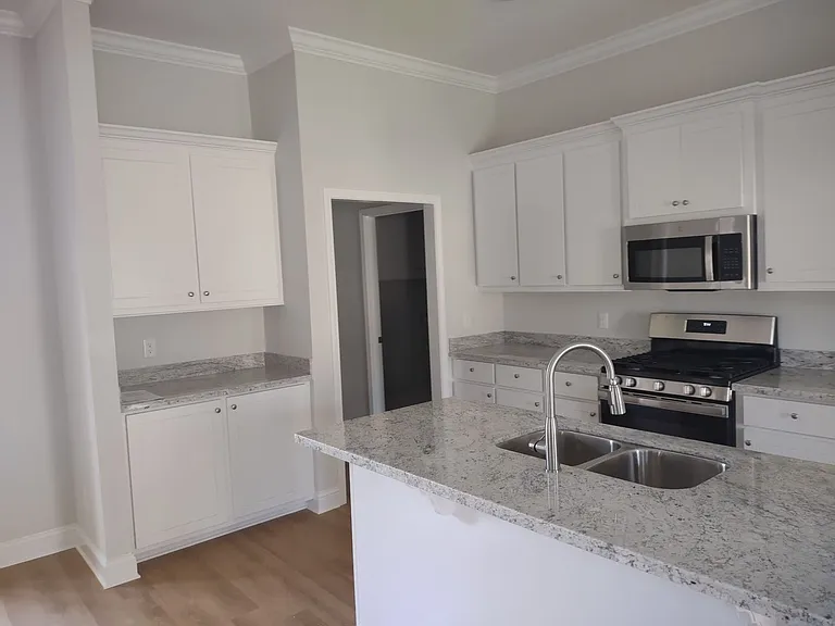 576 Silver Hill Dr — Photo 8