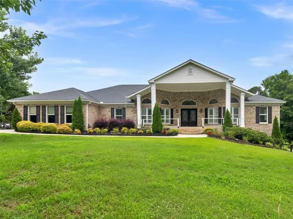 25 Walnut Ln, Covington, GA 30014