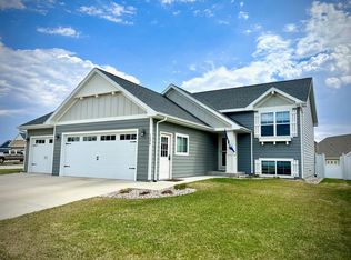 1306 Christine Cir, Brookings, SD 57006