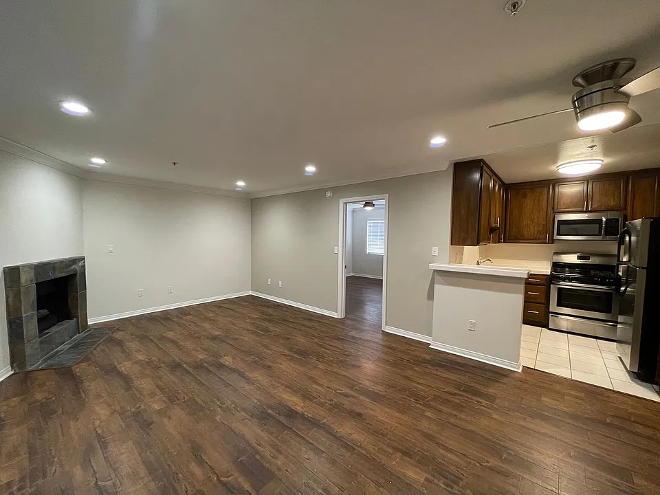 1415 Venice Blvd