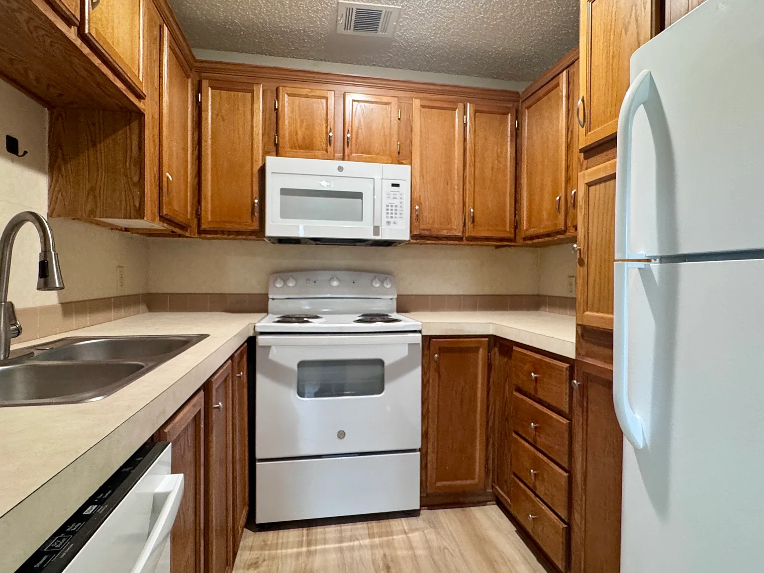 1300 Chapel Creek Rd — Photo 4