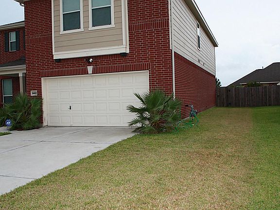 Spacious lot