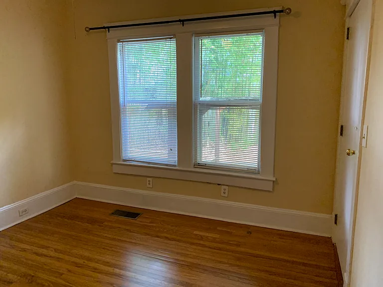 1035 Virginia Ave NE #1B — Photo 3