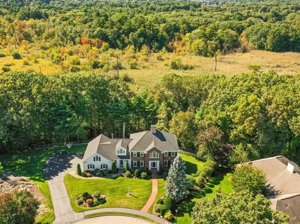 15 Stafford Rd, Lynnfield, MA 01940