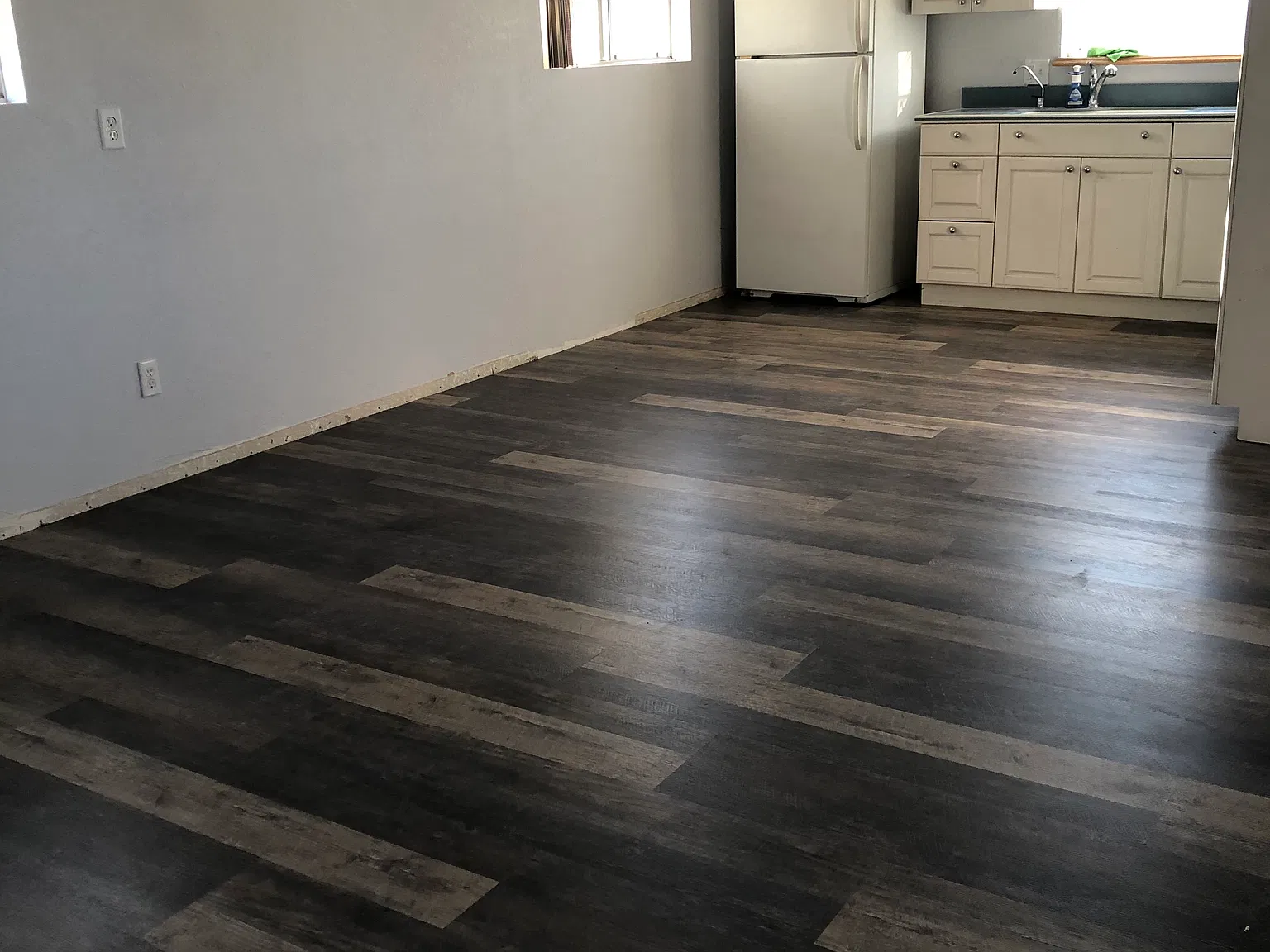 1435 Colina Dr — Photo 4