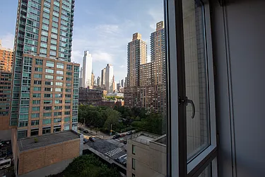 Rented by R New York