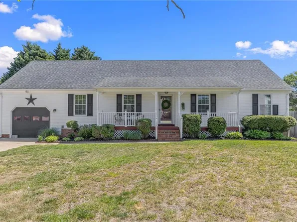 1000 York Dr, Chesapeake, VA 23320