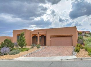 1654 Placita De Luna, Santa Fe, NM 87506