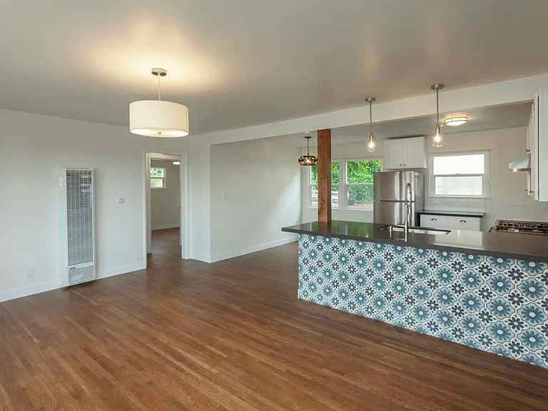 102 N Kalorama St — Photo 6