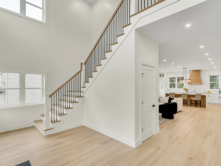22 Estabrook Rd — Photo 7