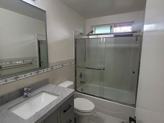 4th image of 1088 Central Blvd