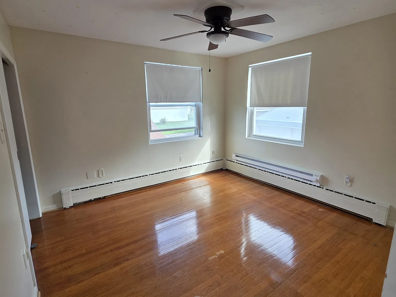 3 bed, 850 sqft, $1,500 — Photo 3