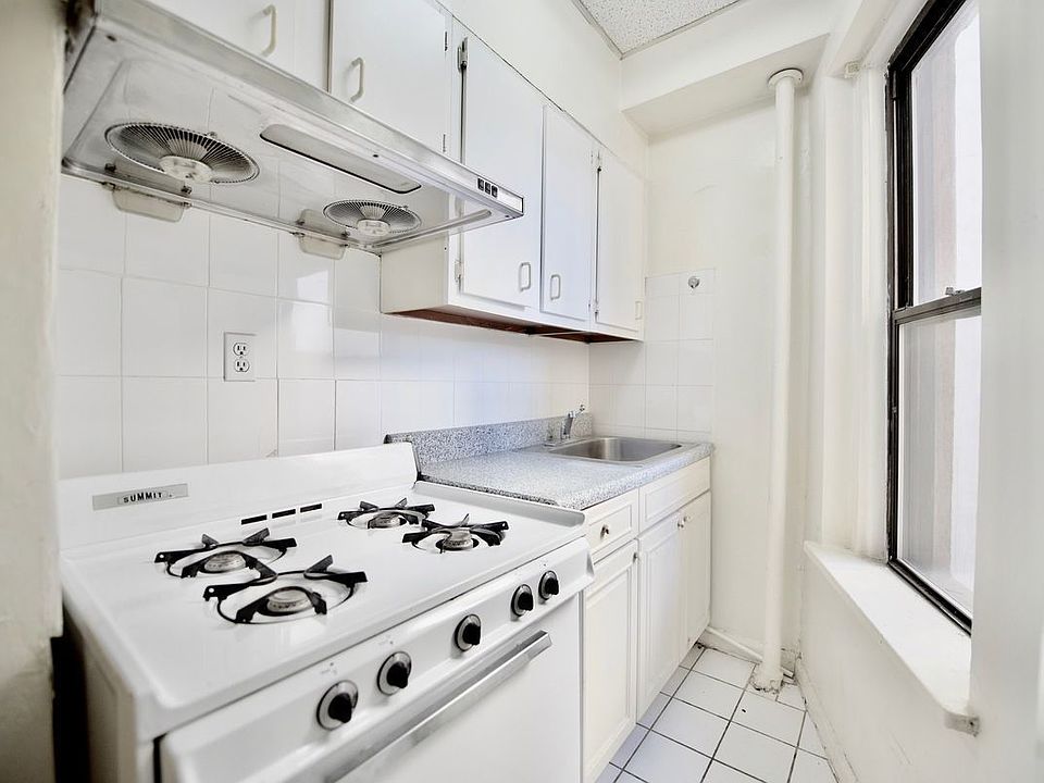 2nd image of 151 Allen St #4J