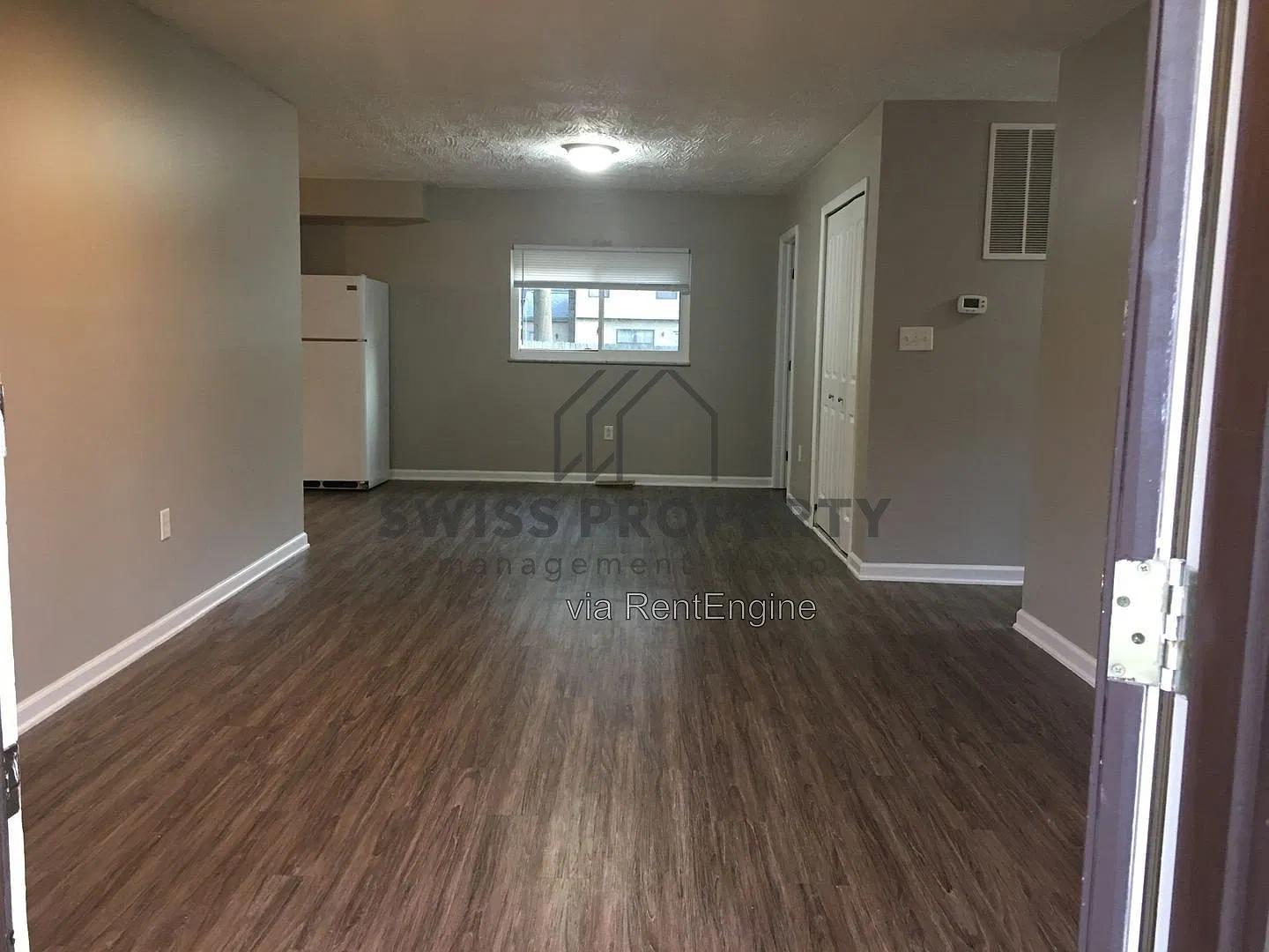 3 bed, 2.0 bath, 1208 sqft, $1,900 — Photo 2
