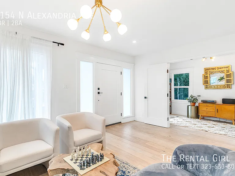 1154 N Alexandria Ave — Photo 4