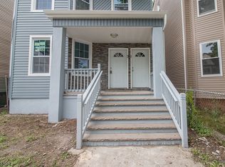 31 N 18th St, East Orange, NJ 07017
