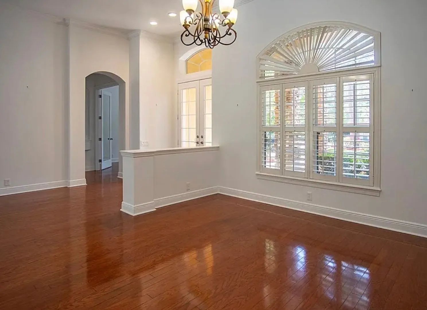 Luxury Living in Bellechase Where Elegance Meets Everyday Comfort — Photo 4