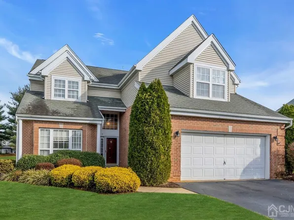 51 Afton Blvd, Monroe Township, NJ 08831