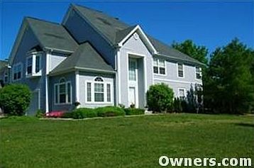 end unit large front lawn