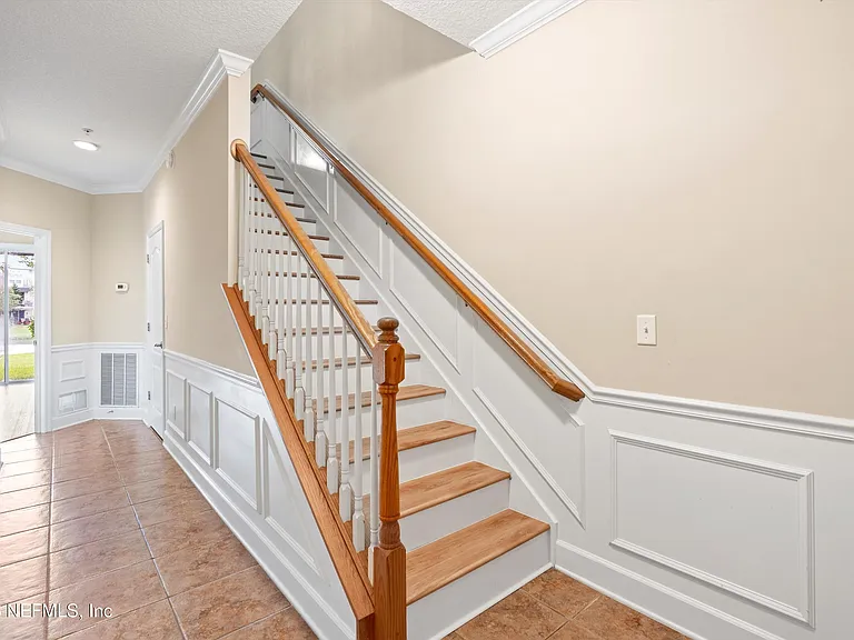 4368 Ellipse Dr — Photo 2