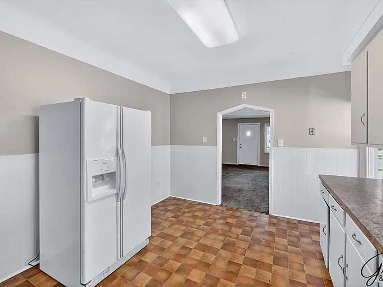 24408 Lambrecht Ave #2 — Photo 7