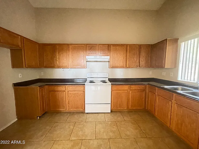 4004 S Summer Ct — Photo 9
