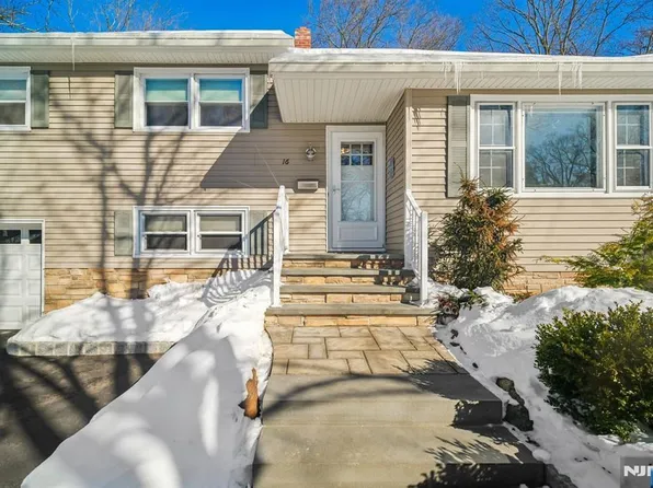 16 Windsor Dr, Park Ridge, NJ 07656
