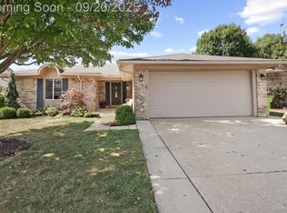 46457 Peach Grove Ave, Macomb, MI 48044