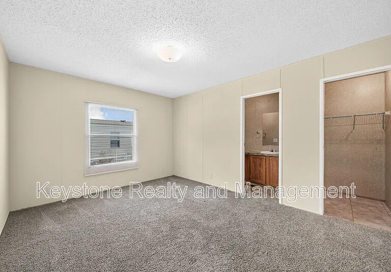 918 Gabby Ln — Photo 10