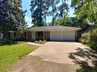 965 Travis St, Vidor, TX 77662